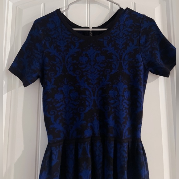NWOT Women's Romeo & Juliet Couture Blue Floral print sweater Dress Size M - Picture 3 of 6